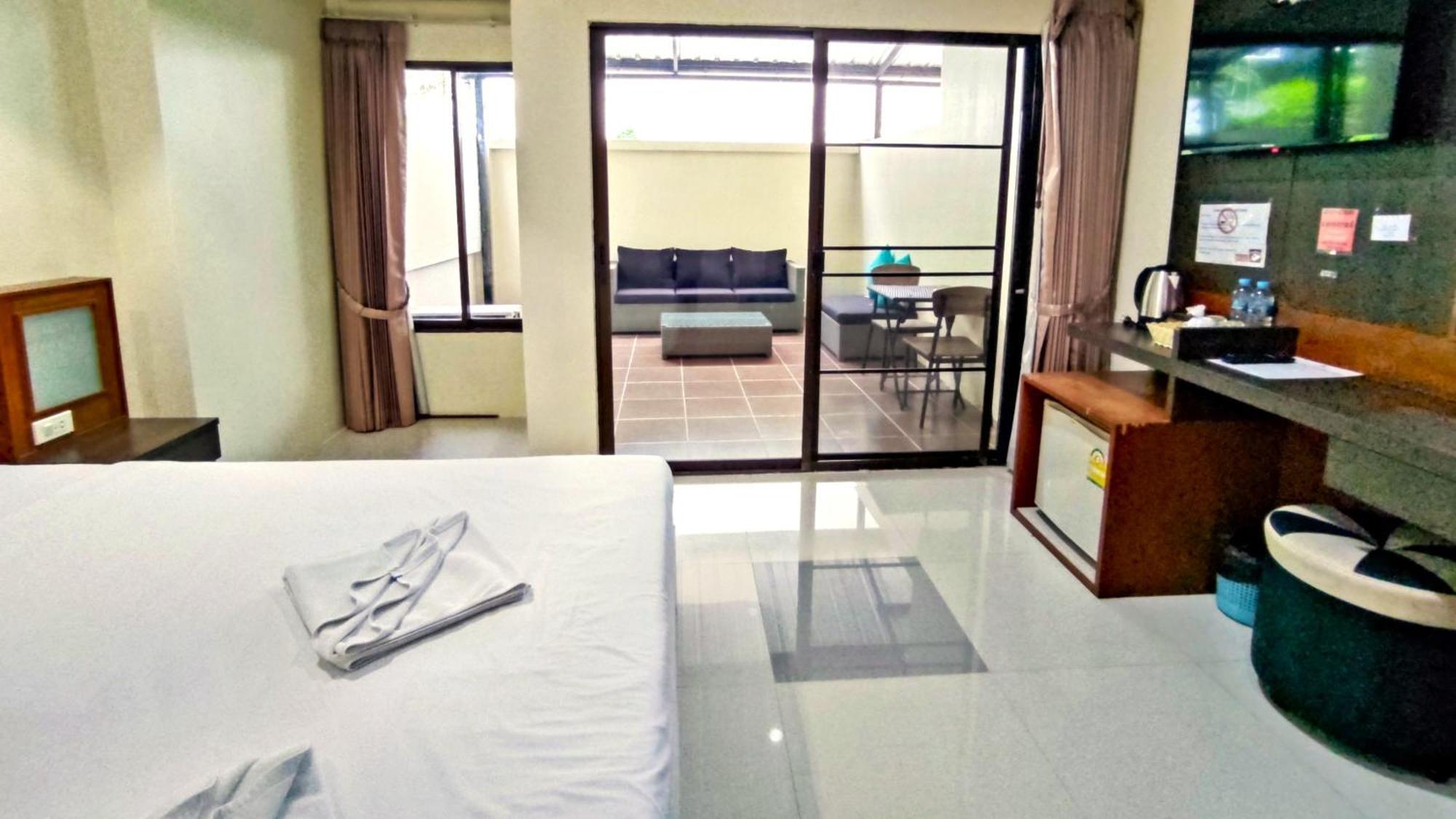 Lucky Buako Hotel Patong 외부 사진