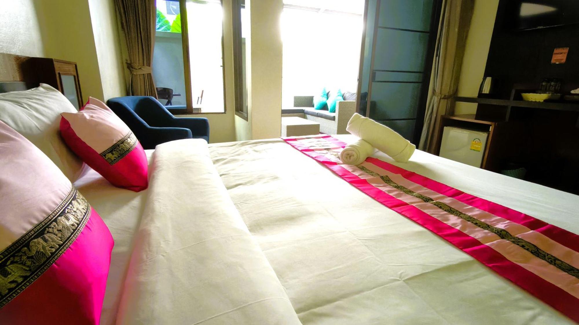 Lucky Buako Hotel Patong 외부 사진